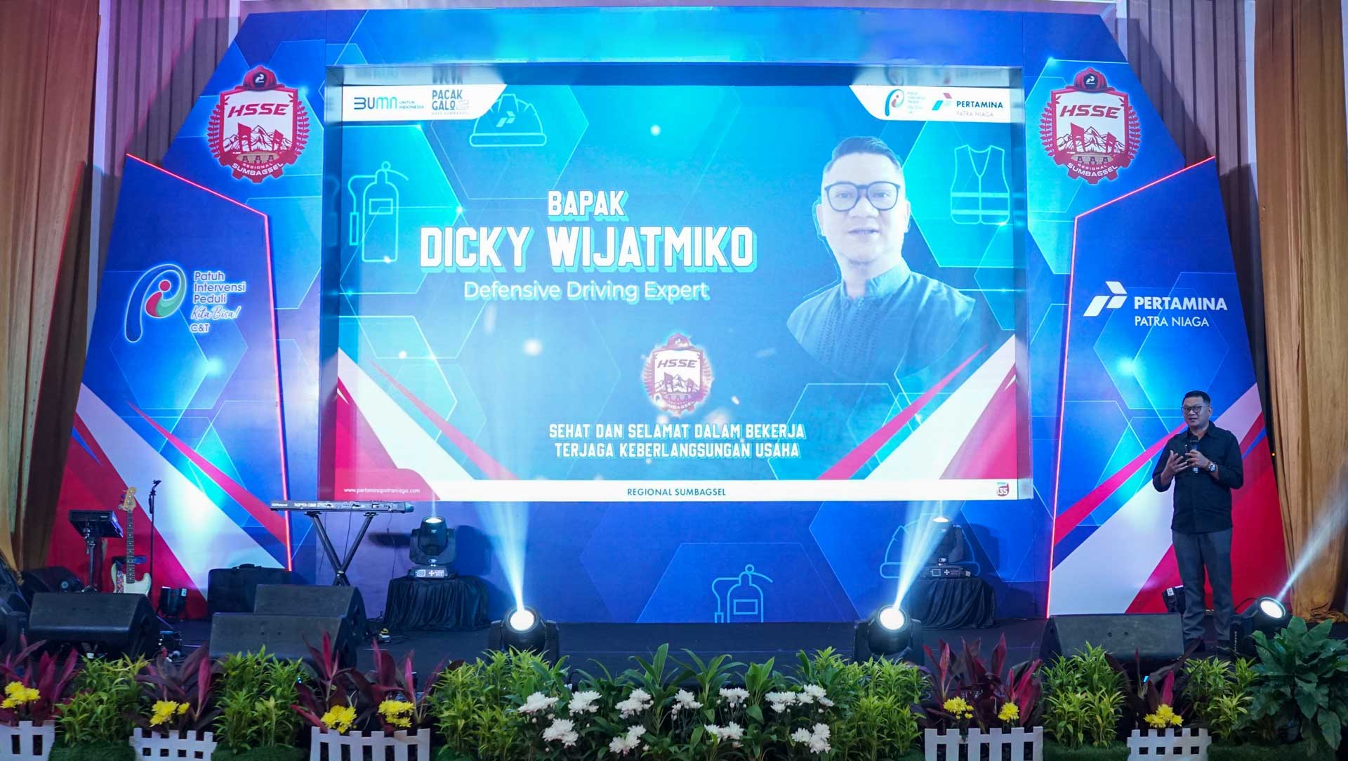tentang-DICKY-WIJATMIKO