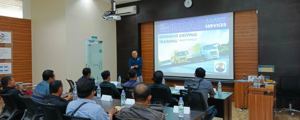 Peserta Defensive Driving Training Pro Drive Indonesia di HSSE Room Pertamina EP Field Cepu Zona 11