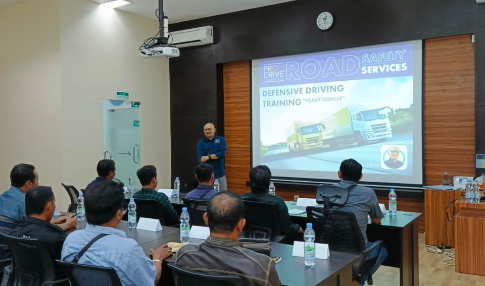 Peserta Defensive Driving Training Pro Drive Indonesia di HSSE Room Pertamina EP Field Cepu Zona 11