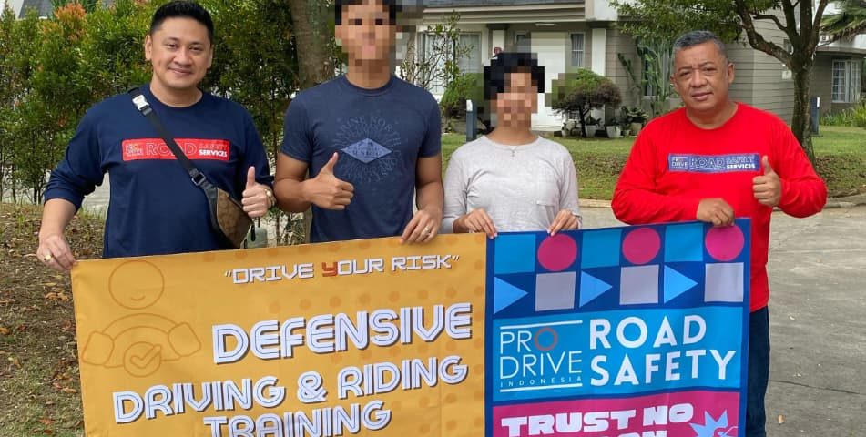 Anak mengikuti pelatihan Defensive Driving & Riding bersama Pro Drive Indonesia untuk belajar keselamatan berkendara sejak dini.