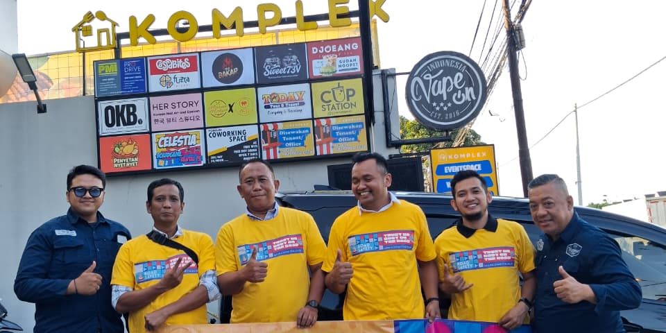 Peserta pelatihan Defensive Driving & Service Excellence PT Aneka Jasa Grhadika mengikuti sesi praktikal bersama Pro Drive Indonesia di Surabaya.