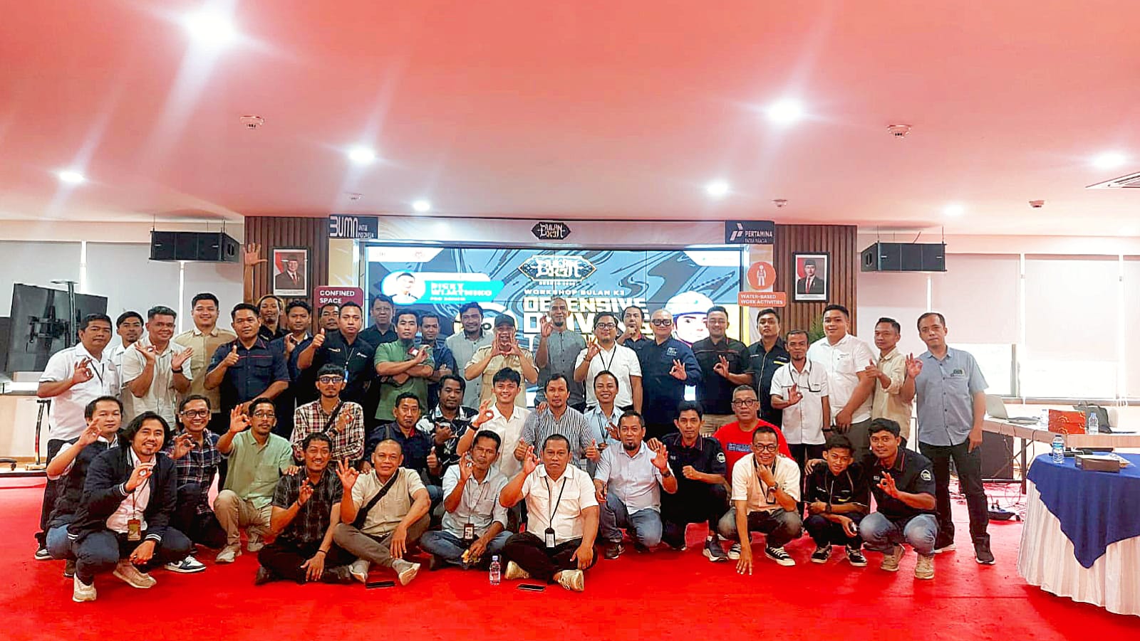 Dokumentasi sesi kelas Defensive Driving Training bersama peserta dan trainer Pro Drive Indonesia