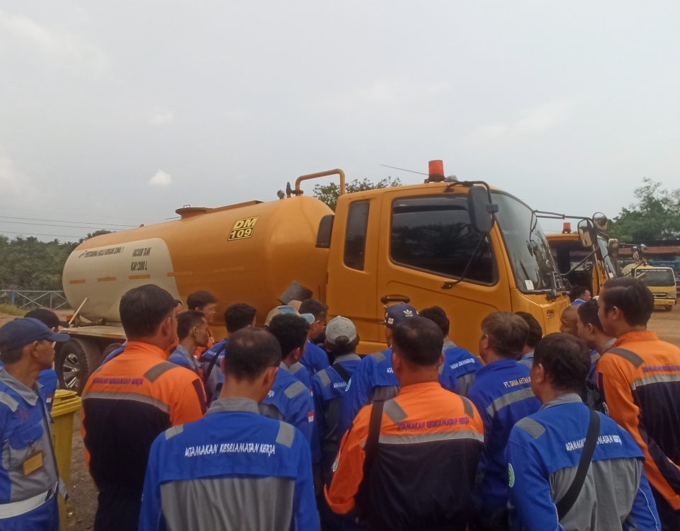 Defensive Driving Training Pro Drive Indonesia – sesi pelatihan praktik truk