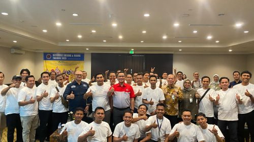 Foto bersama Defensive Driving Training BPJS Ketenagakerjaan Kanwil Jawa Timur bersama Pro Drive Indonesia.
