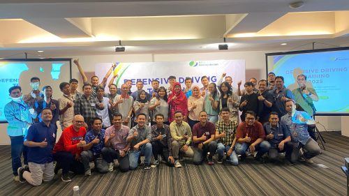 Foto bersama peserta dan fasilitator dalam Defensive Riding Training BPJS Ketenagakerjaan Kanwil Jawa Timur bersama Pro Drive Indonesia.