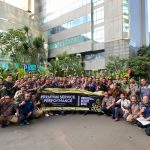 Foto bersama peserta dan instruktur Pelatihan Premium Service Performance pengemudi PT PLN (Persero)