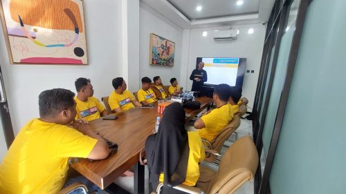 Sesi teori defensive driving light vehicle PT Bukit Limau Teknologi Semarang