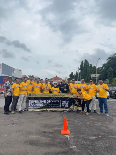 Foto bersama peserta defensive driving light vehicle PT Bukit Limau Teknologi