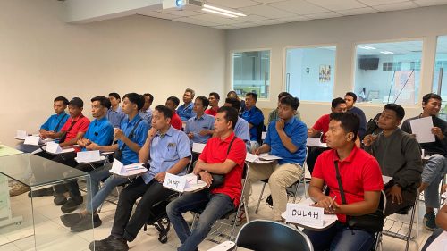 Defensive Riding Training PT Bambang Djaja di Surabaya dengan sesi teori, praktik berkendara, dan judging ability assessment