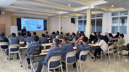 Defensive Driving Awareness Airlangga Trans Malang dengan sesi edukasi keselamatan dan kesadaran berkendara pengemudi