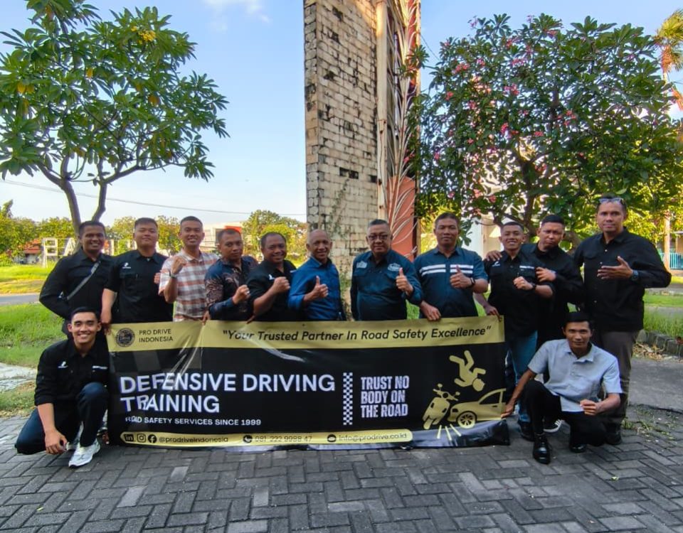 Defensive Driving Training Husky-CNOOC Madura Limited dengan sesi pelatihan dan praktik keselamatan berkendara pengemudi operasional