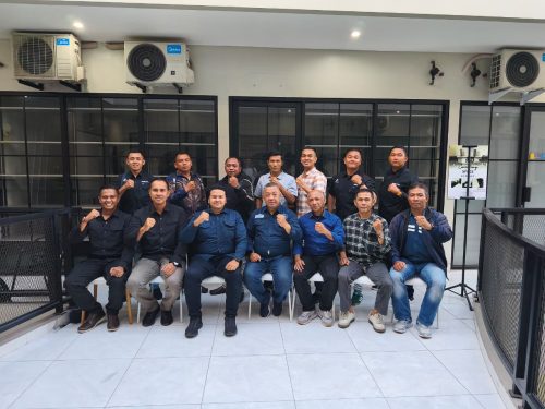 Defensive Driving Training Husky-CNOOC Madura Limited dengan sesi pelatihan dan praktik keselamatan berkendara pengemudi operasional