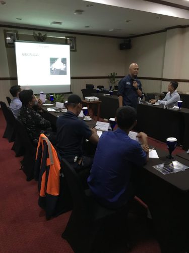 Peserta PT Multi Nitrotama Kimia mengikuti praktik Defensive Driving Training 2026.