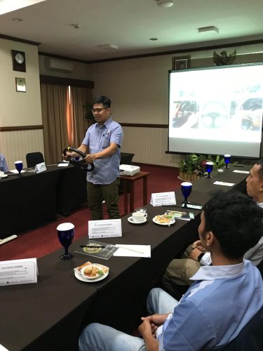 Peserta PT Multi Nitrotama Kimia mengikuti praktik Defensive Driving Training 2026.