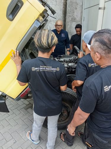 Defensive Driving Training Heavy Vehicle Bersama CV Prima Express