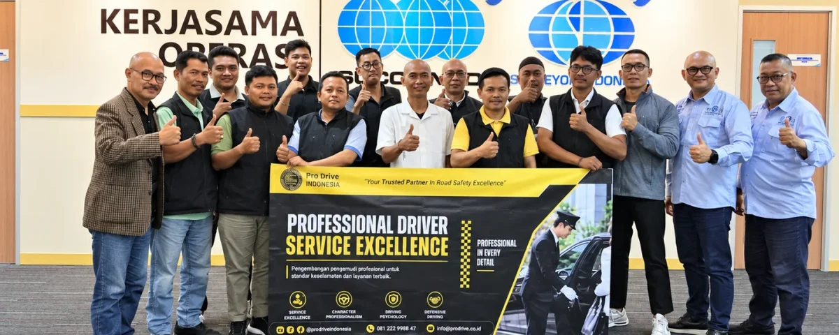Foto bersama peserta Professional Driver Service Excellence KSO SUCOFINDO Surveyor Indonesia dan Pro Drive Indonesia 18 Oktober 2026